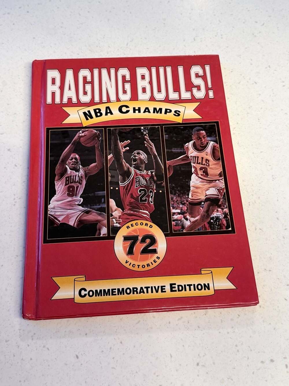 Vintage Chicago Bulls 72 Wins. Hardcover Book